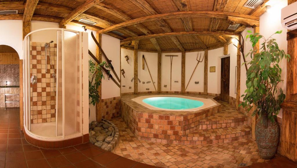 ניוסטיפט אים סטובאיטל Hotel Rosengarten מראה חיצוני תמונה